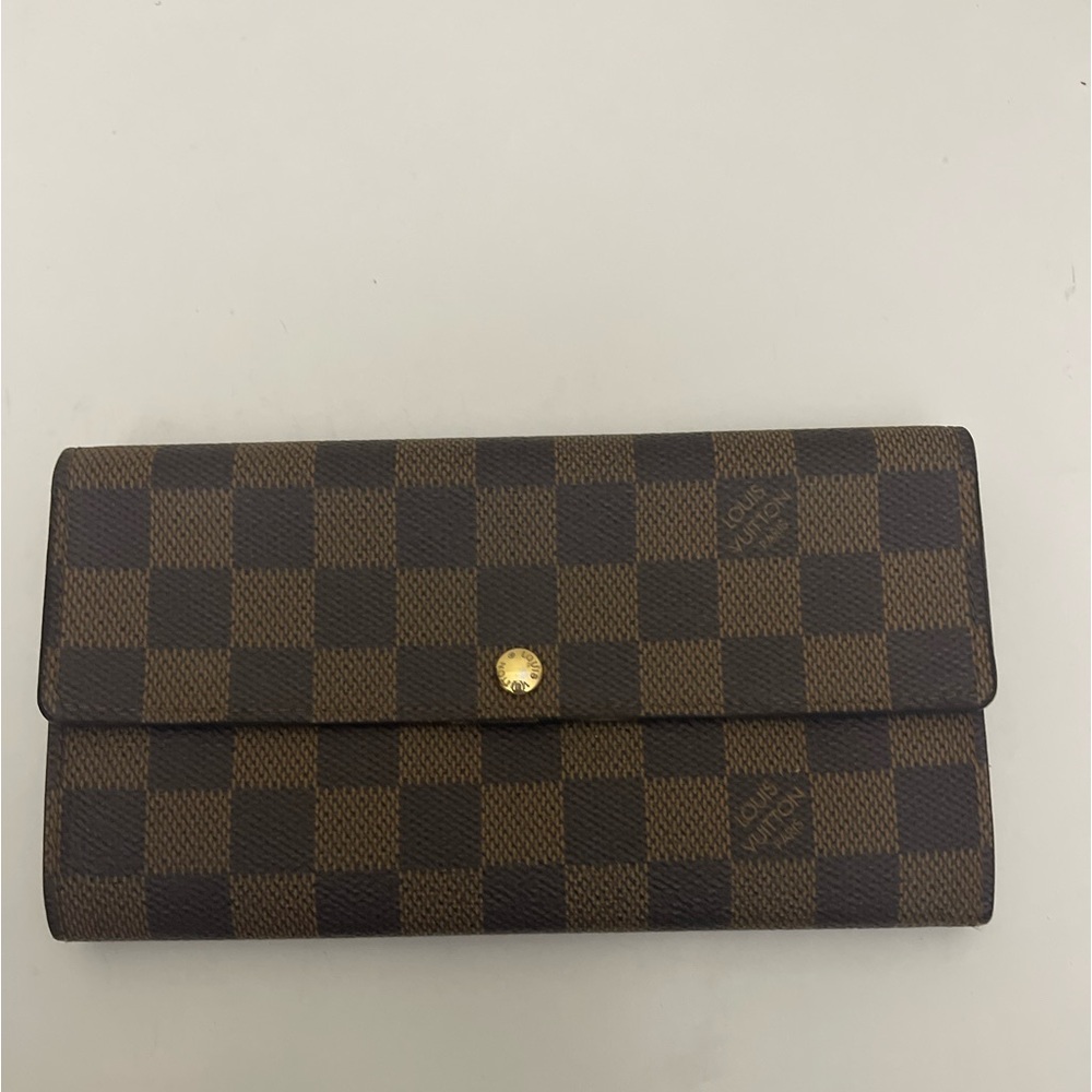 LOUIS VUITTON DE Sarah Wallet